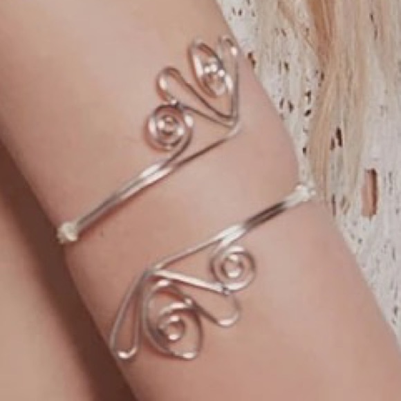 Jewelry - Boho Egyptian Curve Arm Bangle